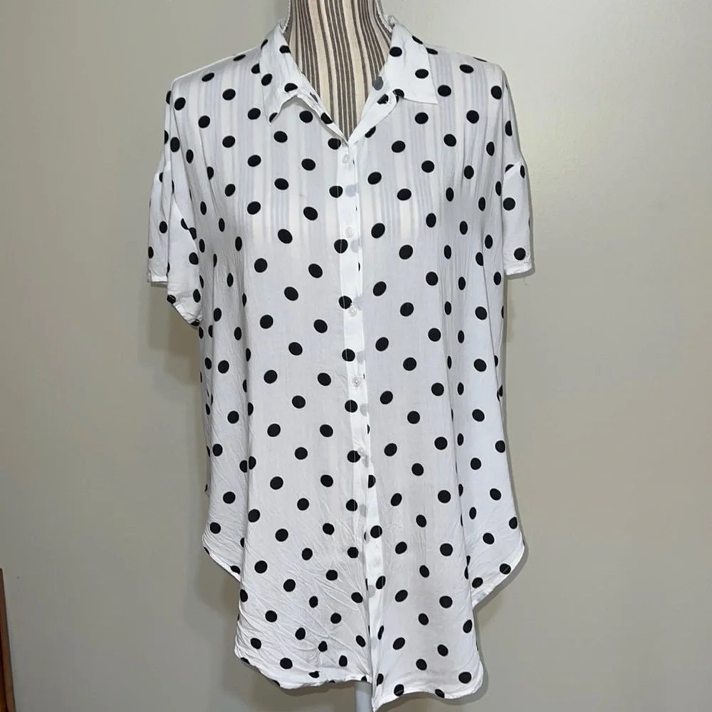 * Lush White w/Black Polka Dots Button Down Tie Front Top Size Large - Picture 4 of 8